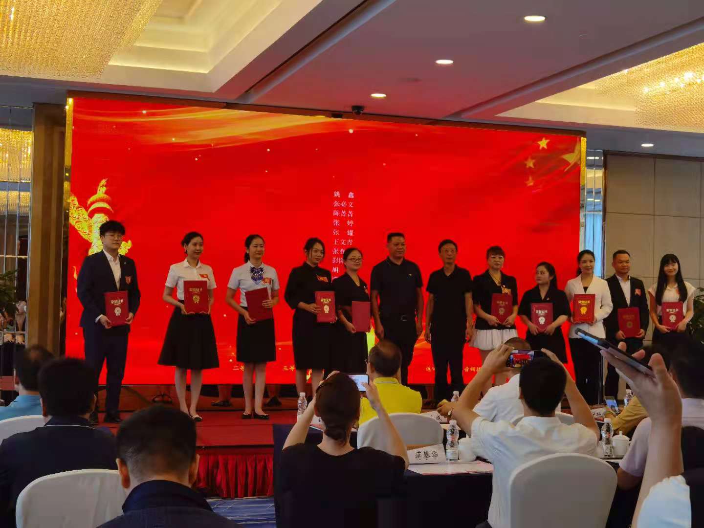 讲述身边故事，庆贺百岁生日(图6)